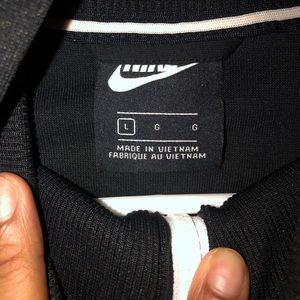 Women’s Nike jacket with hood